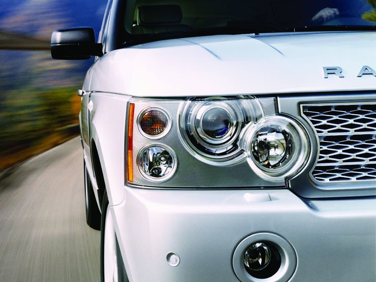 Módosult többek között a lámpa, a lökhárító és a hűtőrács