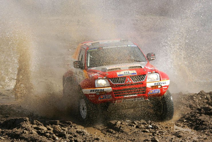 A Mitsubishik  egyelőre még nem mutattak sokat