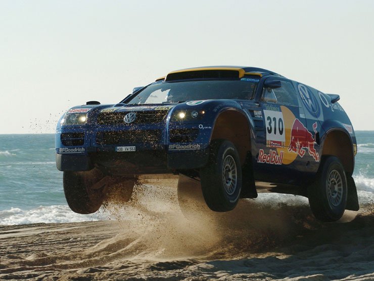 Idén is a tengerparton fognak végigszáguldani a versenyzők mielött célba érnének. Jutta Kleinschmidt harmadik helye már-már biztos