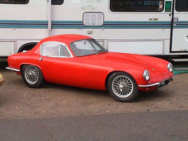 BMW 1-es teszt és Lotus történelem a Start autós magazinban