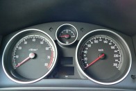 Teszt: Opel Astra Caravan 1.6 Easytronic – Könnyen megy 32