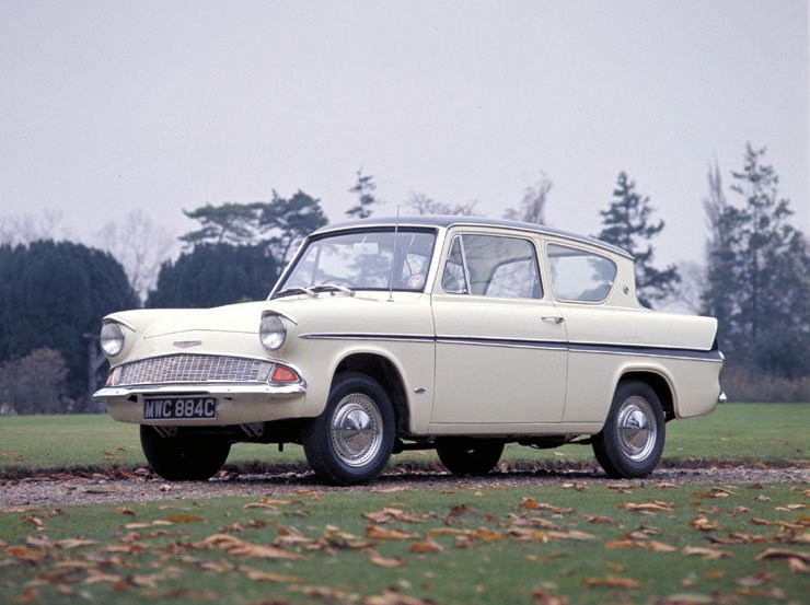 A Ford Anglia karosszériája rendkívül modernnek számított a hatvanas években, de nem sokak tetszését nyerte meg
