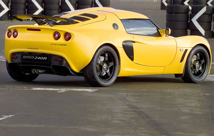 Külsőleg a fényezésről és felnikről lehet felismerni a Sport Exige 240R-t