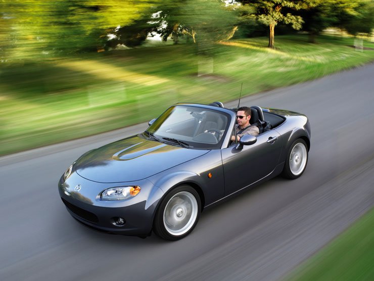 Külsőleg kevésbé, méretben viszont jelentősen változott az új MX-5