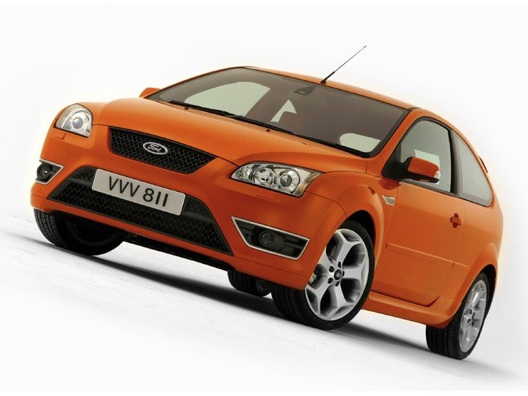 Volvo eredetű, 220 lóerős öthengeres turbómotor mozgatja a Focus ST-t