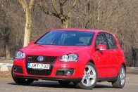 Teszt: Volkswagen Golf GTI – Az igazi retro 38