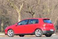 Teszt: Volkswagen Golf GTI – Az igazi retro 39