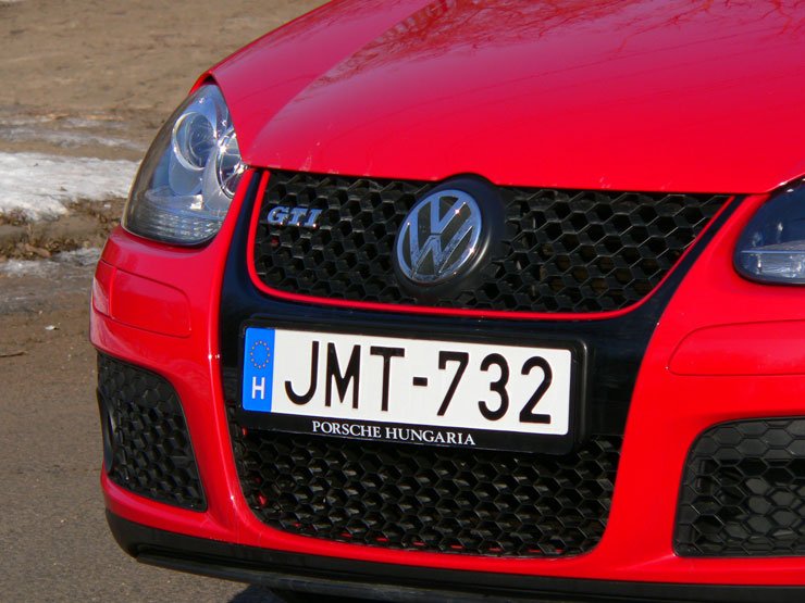 Teszt: Volkswagen Golf GTI – Az igazi retro 27