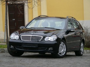 Teszt: Mercedes C200 CGI Classic - Csak környezetvédőknek