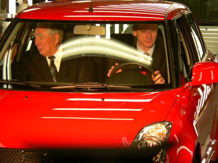 Gyurcsány látogatása a Suzuki-gyárban