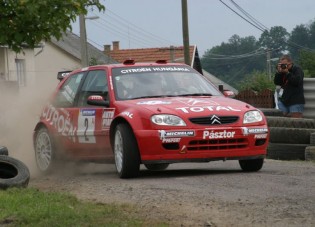 Kivonul a hazai raliból a Citroën