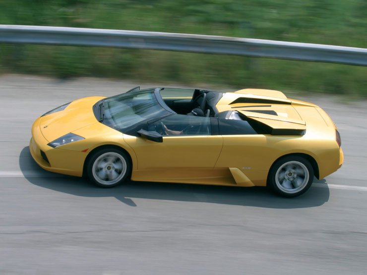 Jelenleg a Murcielagoból lehet  nyított változatot venni, ehhez vászontető tartozik, ami 160 km/óráig használható