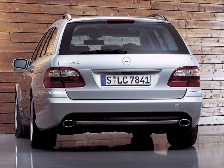 5985_58480_1000x700.jpg | Vezess | Vezess Az E350 és az E500 modellek lépcsőshátú és kombi variációihoz is megrendelhetők a kiegészítők