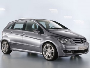 Késik a Mercedes B-osztály