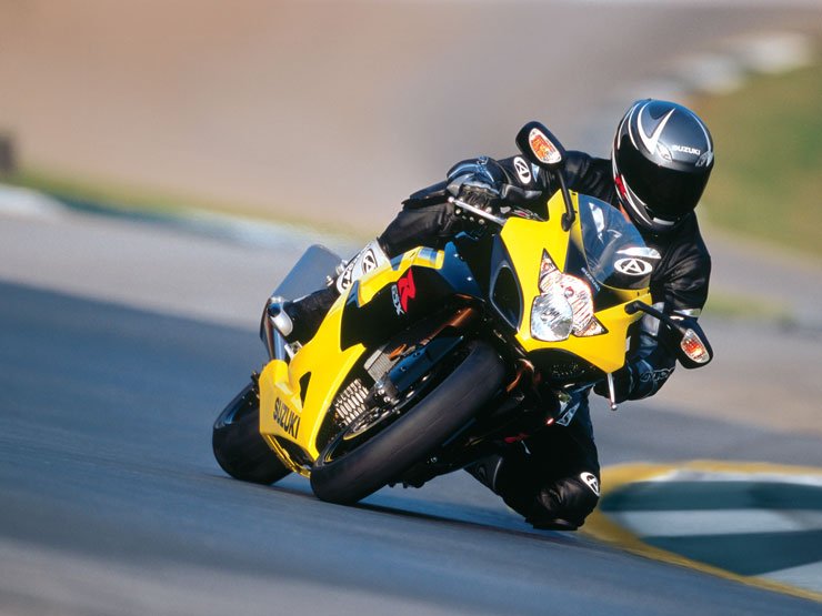 A visszapillantóba integrált irányjelző az új GSX-R1000 legfőbb ismertetőjegye