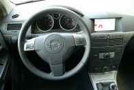 Vezettük: Opel Astra GTC – Érzelmi töltet 40