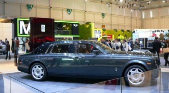 Hosszított Phantom a Rolls-Royce standján