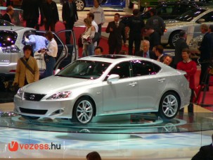 Lexus IS - Akár dízellel is