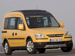 Opel Combo Arizona - vérmes külsővel