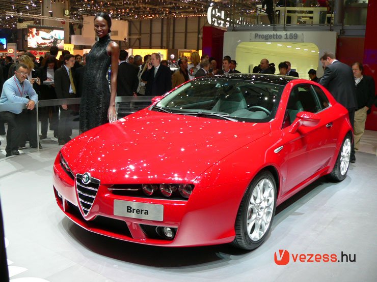 Nagy volt a nyüzsgés az Alfa Romeo standján, a Brera és a 159 körül