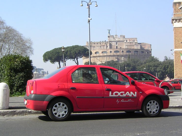 Nagyon kényelmesek a Logan ülései, motorja viszont 130-tól zúg
