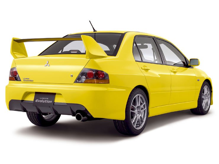 Háromféle változatban készíti a gyár az EVO IX-est, de versenycsapat, a Ralliart is elkészítette saját utcai modelljét