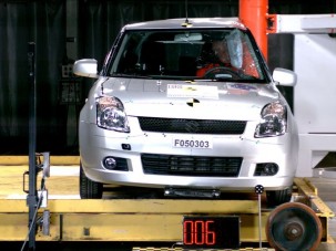 4 csillagos az új Swift, ötcsillagos a Peugeot 1007 töréstesztje!