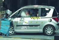 A Renault Modus mellett az Peugeot 1007-es büszkélkedhet még öt csillaggal a minik között