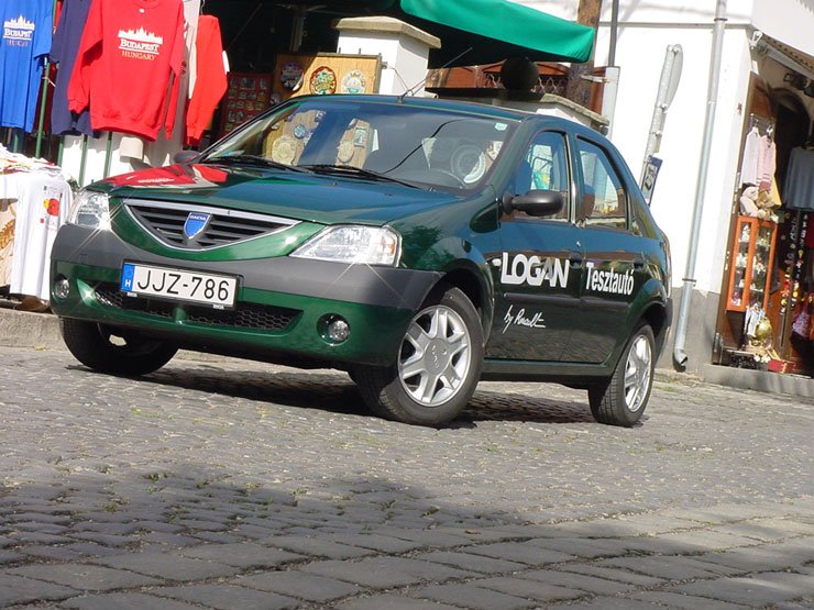 Romániában adják el a Logánok felét. Ott piacvezető az autó