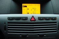 Teszt: Opel Astra 2.0 Turbo Sport – Kiscsikóból vasparipa 24