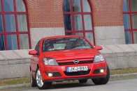 Teszt: Opel Astra 2.0 Turbo Sport – Kiscsikóból vasparipa 25