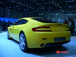 Aston Martin V8 Vantage - Kicsi a bors, de erős