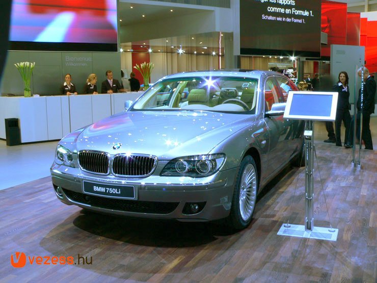 Két új sorozat a BMW-től