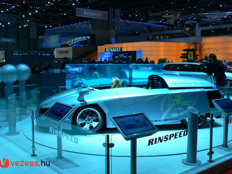 250 lóerős Porsche motor hajtja a Rinspeed újabb csodabogarát