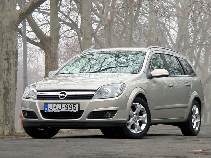 Teszt: Opel Astra 1.9 CDTI – Utazásra termett 7