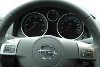 Teszt: Opel Astra 1.9 CDTI – Utazásra termett 26