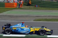 Fernando Alonso ezúttal jóval lassabb volt, mint Raikkönen, de lehet, hogy ez a taktika része