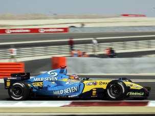 Erősebb motorral indulnak a Renault-k