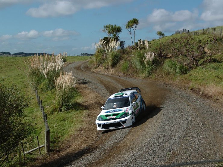 Új gumikkal probálkozott Toni Gardemesiter, ami jó választás volt, a pilóta sokat javult szombaton