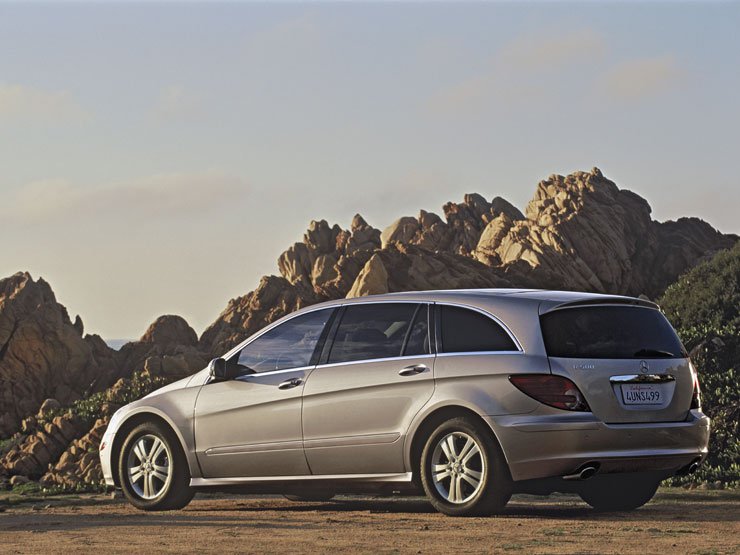 2005 őszén Amerikában jelenik meg először, Európába 2006 elején érkezik