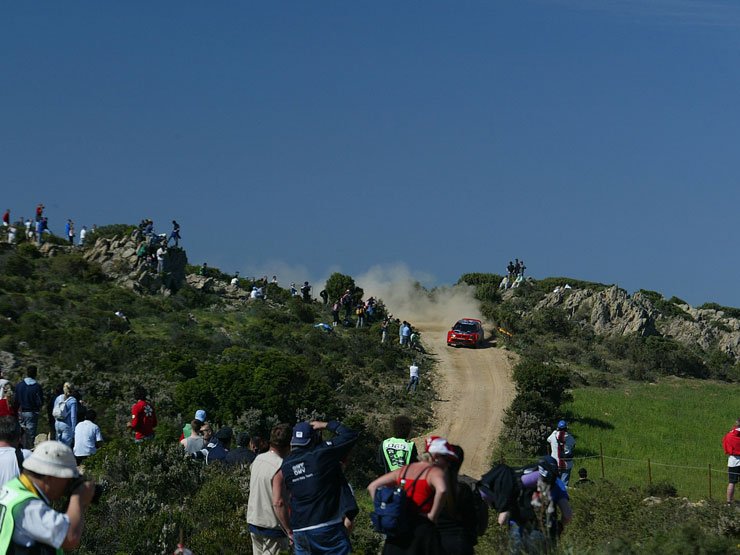 Harri Rovanperä végre megmutatja mit is tud valójában, jó az autó,  jók a gumik, a finn pedig száguldott 