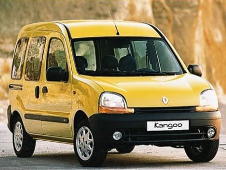 Összességében az 1999-es évjáratú Renault Kangoo-val volt a legtöbb baj. A 2004-es évben 1000 öt éves Kangoo-ból 58-hoz hívták ki a sárga angyalokat