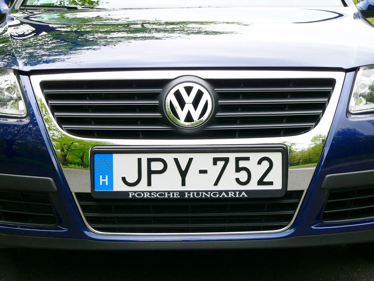 Teszt: VW Passat 1.9 TDI Trendline – Puritán parádé 13