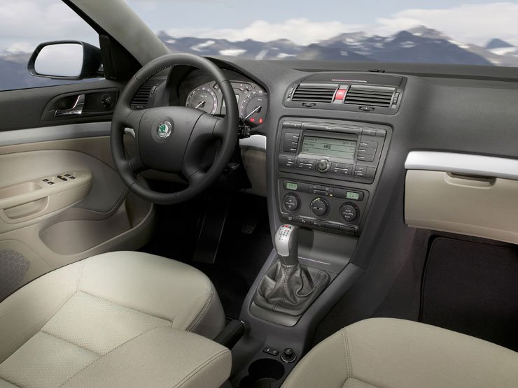 Az utastér minősége a drágább Volkswagen modellekkel is könnyedén felveszi a versenyt