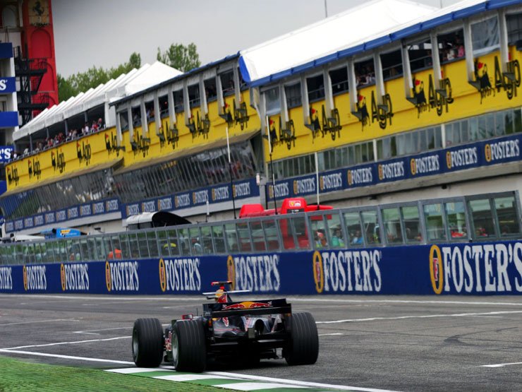 Alonso győzött, de Schumacher is nyert – San Marinó Nagydíj 13