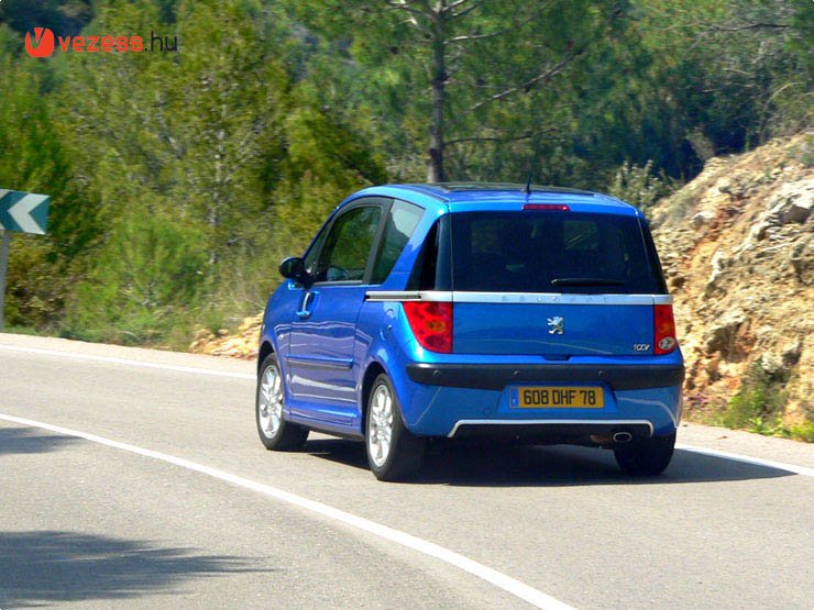 Vezettük: Peugeot 1007 – Szezám tárulj! 16