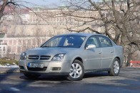 Teszt: Opel Vectra 1.9 CDTI Design Edition – Álcázott hightech 19