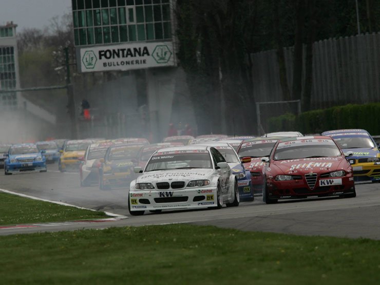 Dirk Müller rajt-cél győzelmet aratott az első futamon, összesen 18 pontot szerzett
