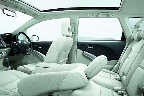 A Honda Orthia utódja lesz az Airwawe, amely a Jazzre épül