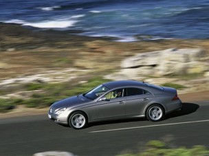 1,3 millió autót hív vissza a Mercedes-Benz